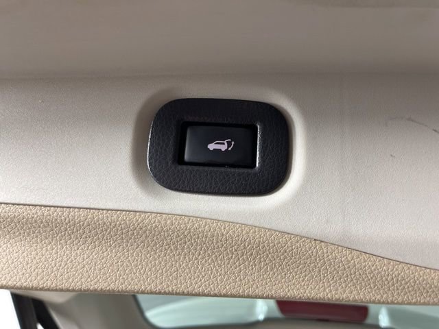 Used 2020 Nissan Rogue SV image 48