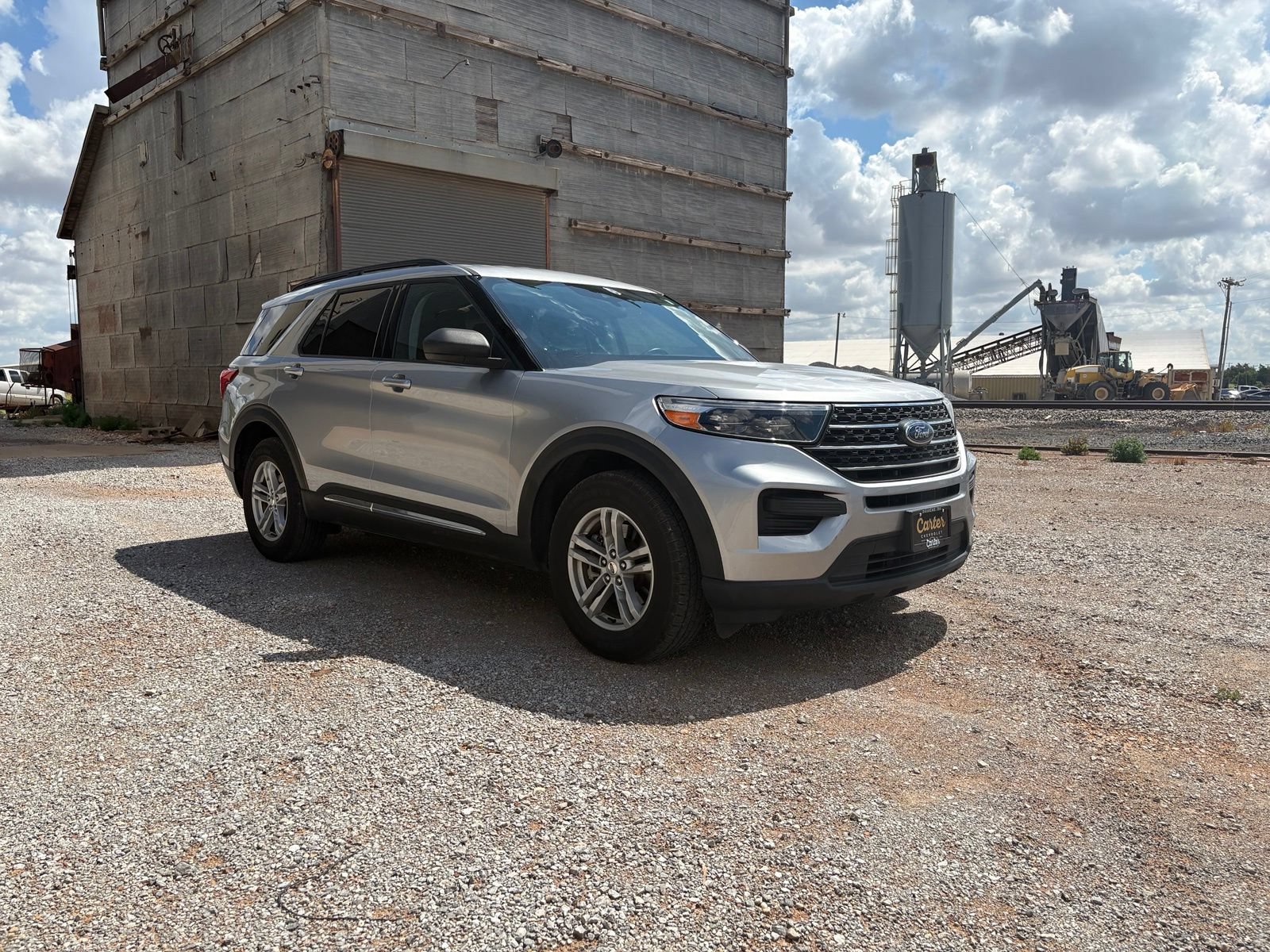 Used 2022 Ford Explorer XLT AWD/4WD image 2