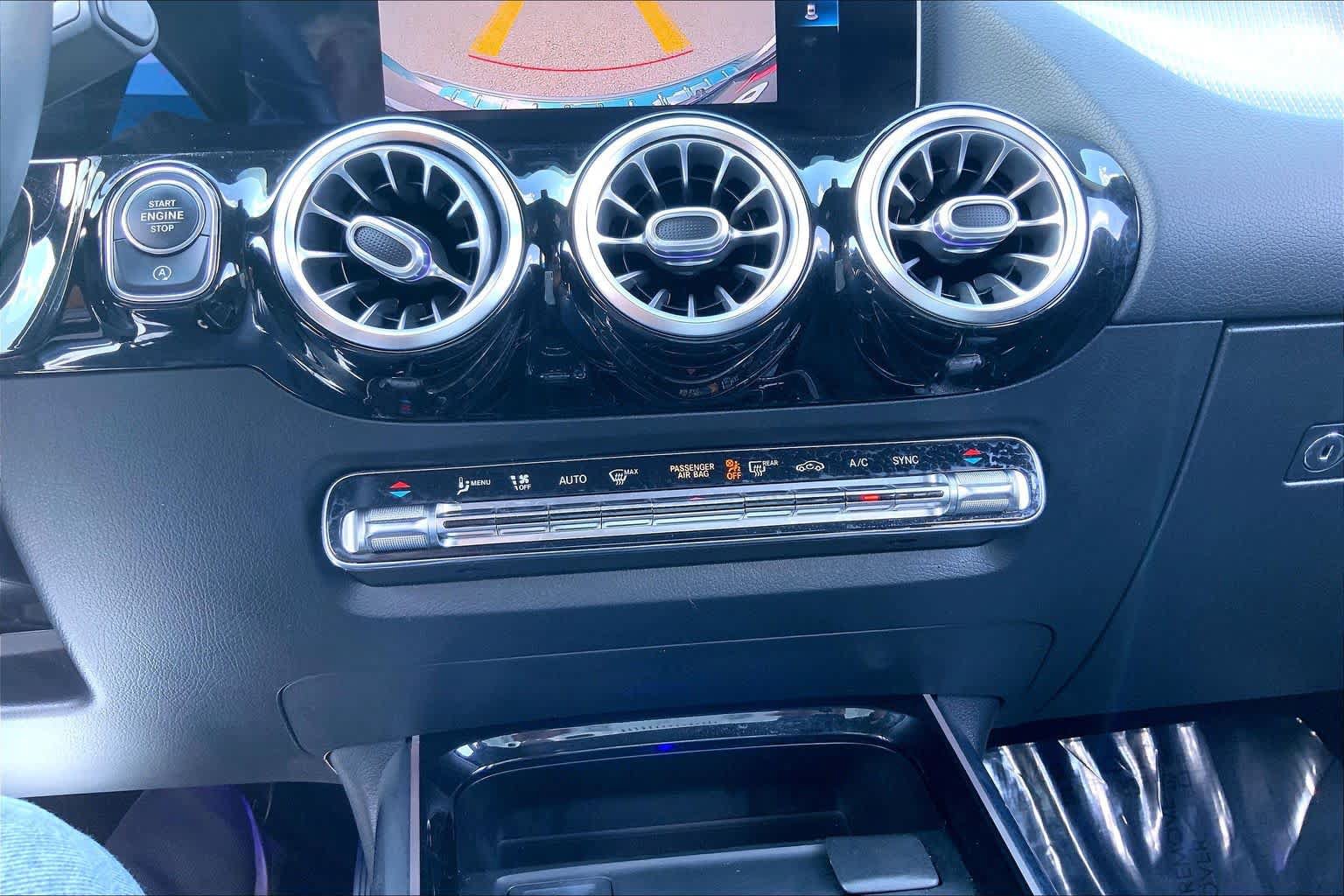 Used 2021 Mercedes-Benz GLA 250 4MATIC image 32