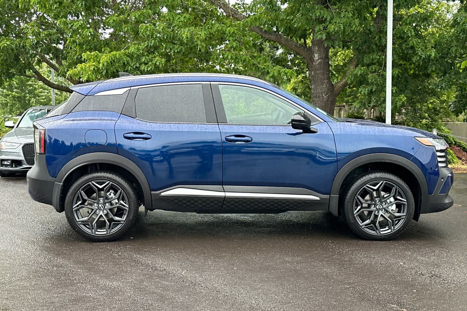 New 2026 Nissan Kicks SR AWD/4WD image 8