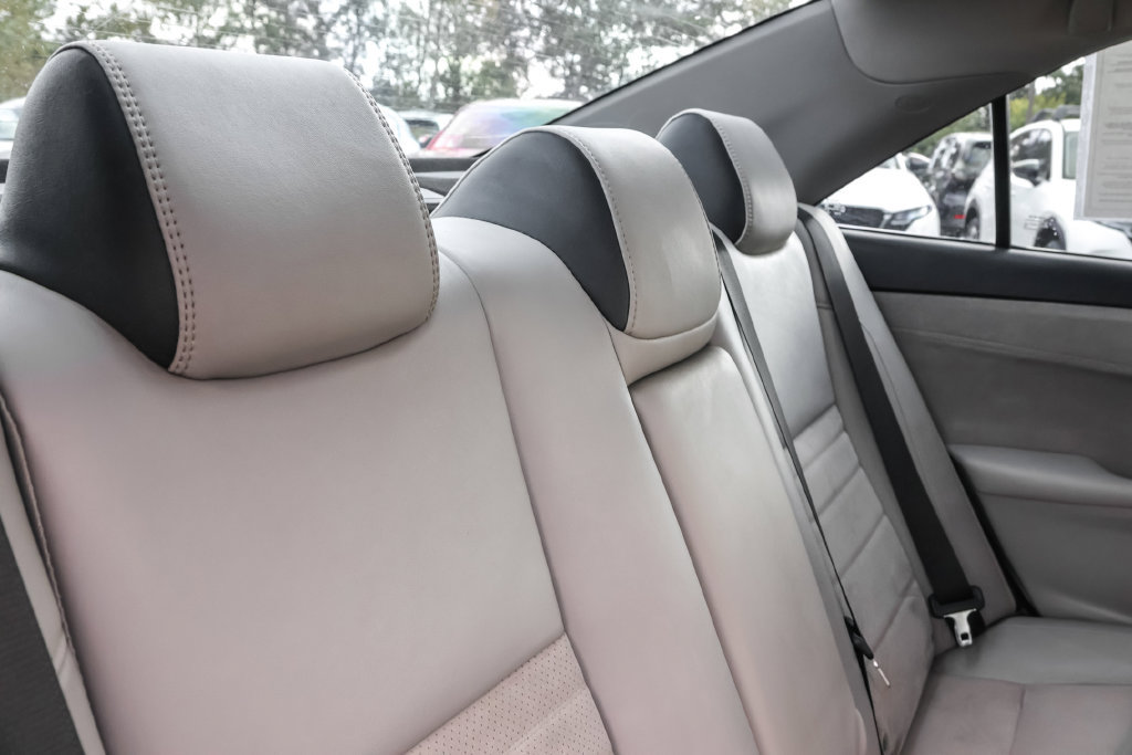 Used 2017 Toyota Camry XSE w/ Moonroof Package FWD image 34