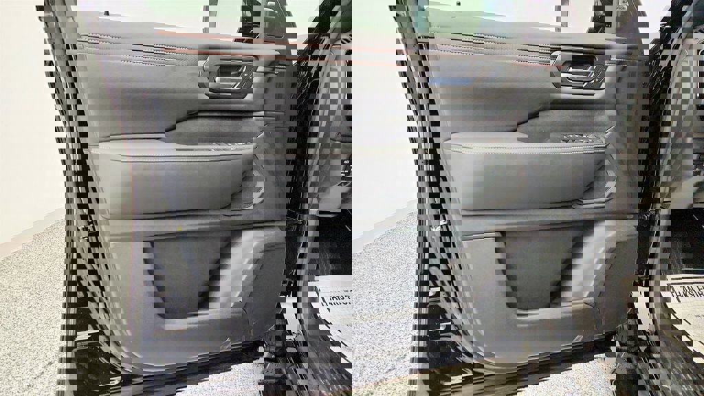 Used 2025 Nissan Armada PRO-4X w/ Pro-4X Premium Package image 11