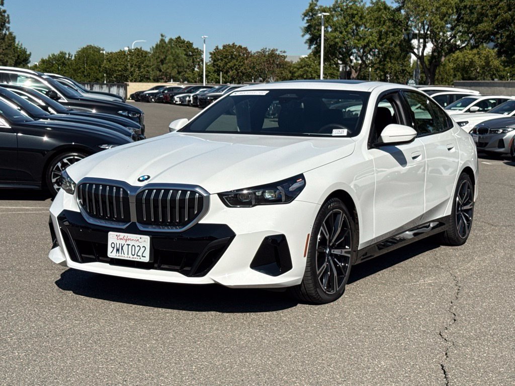 Used 2026 BMW 530i w/ M Sport Package RWD image 36