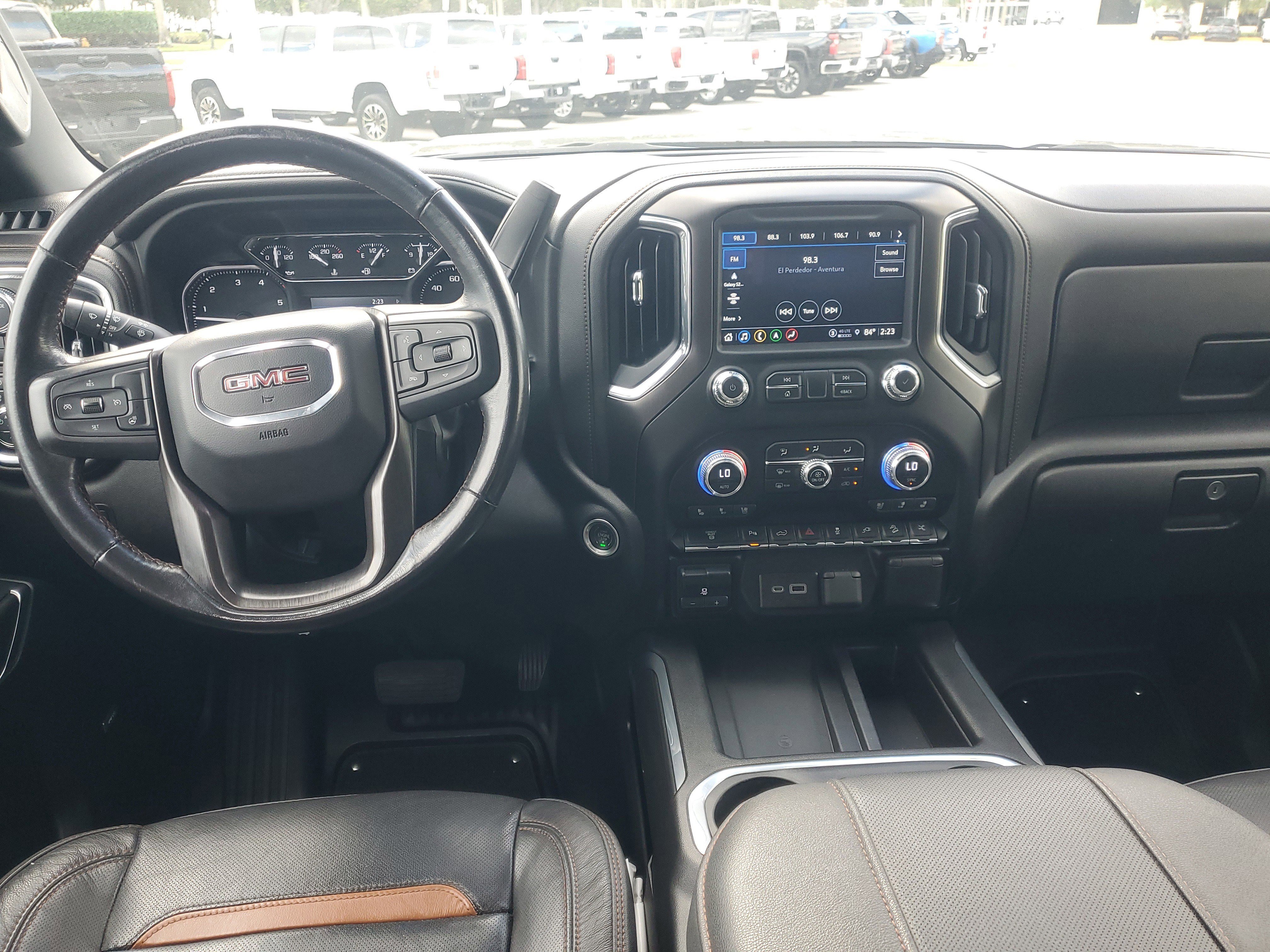 Used 2023 GMC Sierra 2500 AT4 w/ AT4 Preferred Package image 9