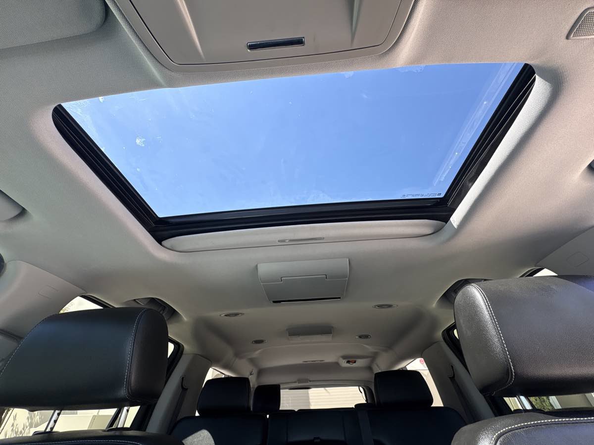 Used 2017 Chevrolet Suburban LT AWD/4WD image 35