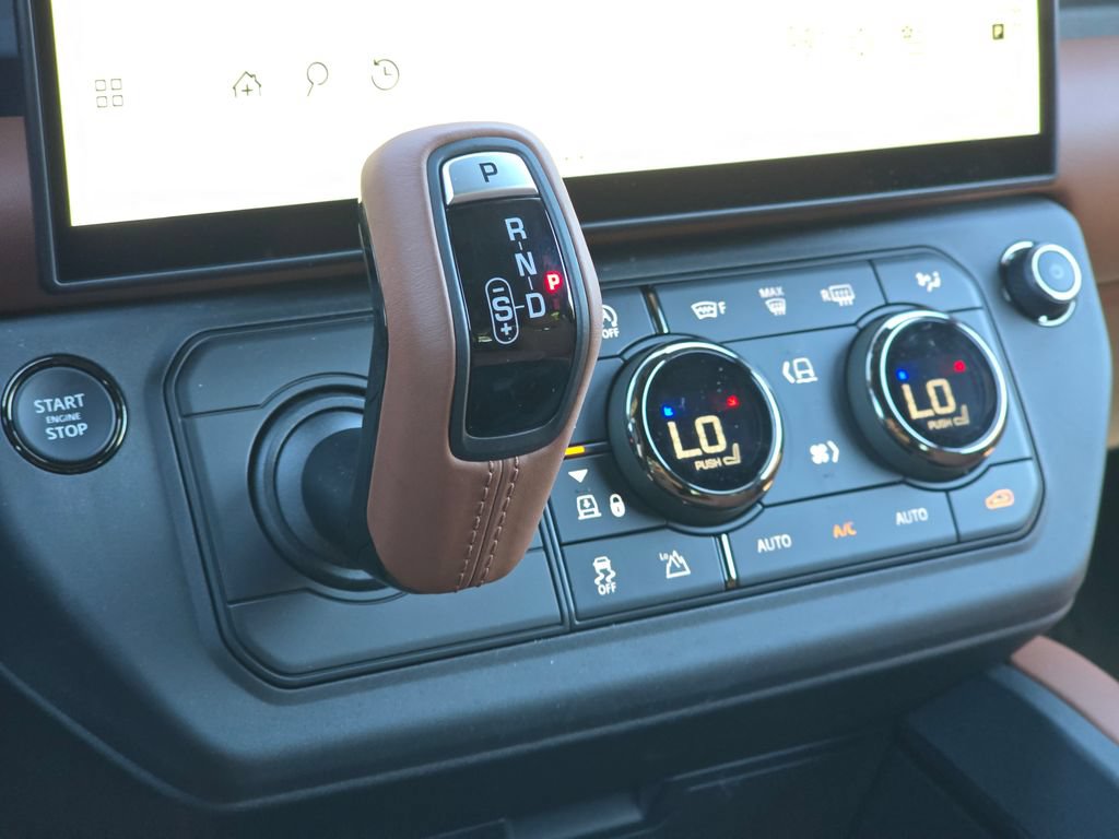 New 2026 Land Rover Defender 110 AWD/4WD image 11