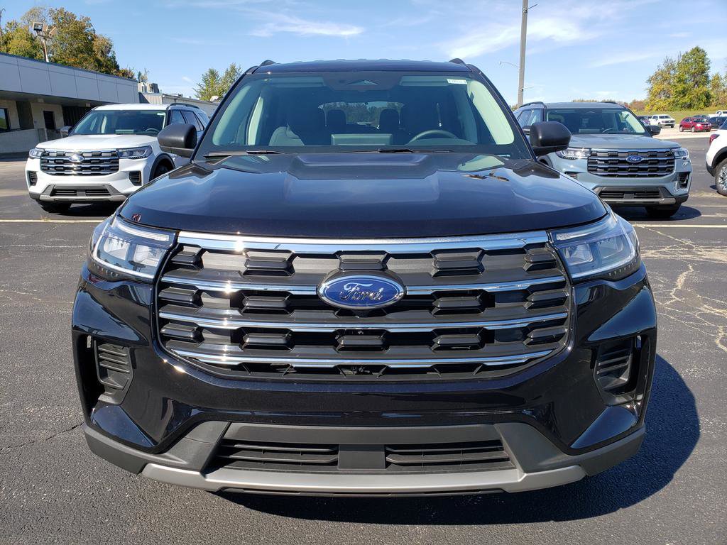 New 2026 Ford Explorer Active image 2