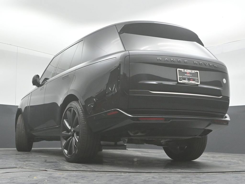 Used 2025 Land Rover Range Rover SV AWD/4WD image 42
