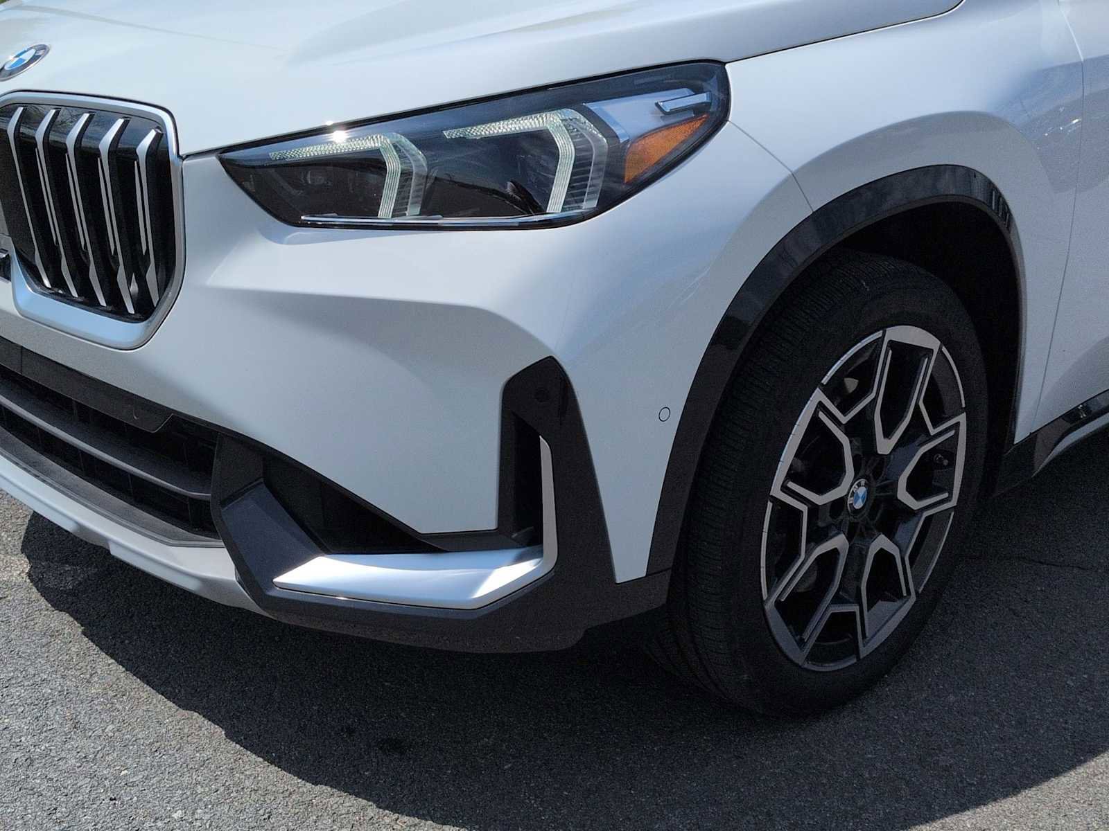 Used 2025 BMW X1 xDrive28i w/ Technology Package AWD/4WD image 11