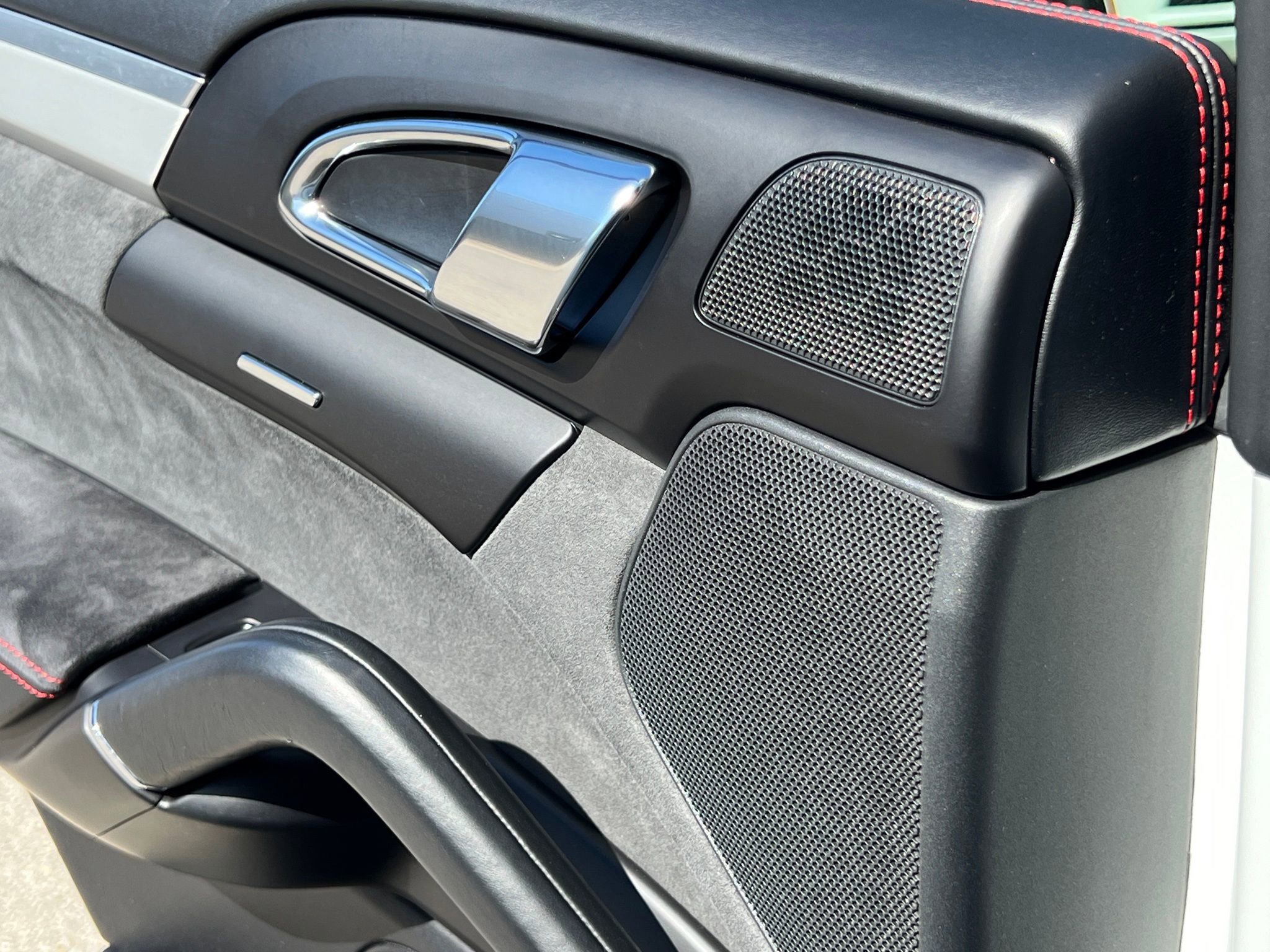 Used 2017 Porsche Cayenne GTS image 38