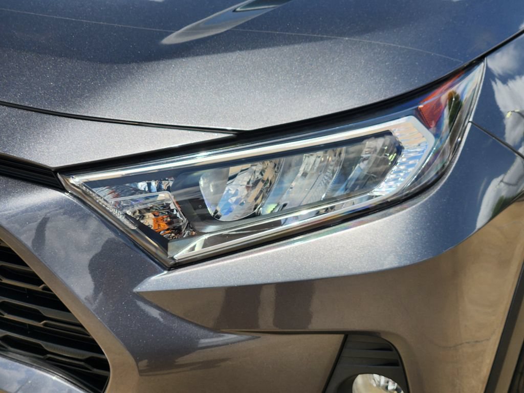 Used 2021 Toyota RAV4 XLE w/ Convenience Package FWD image 8