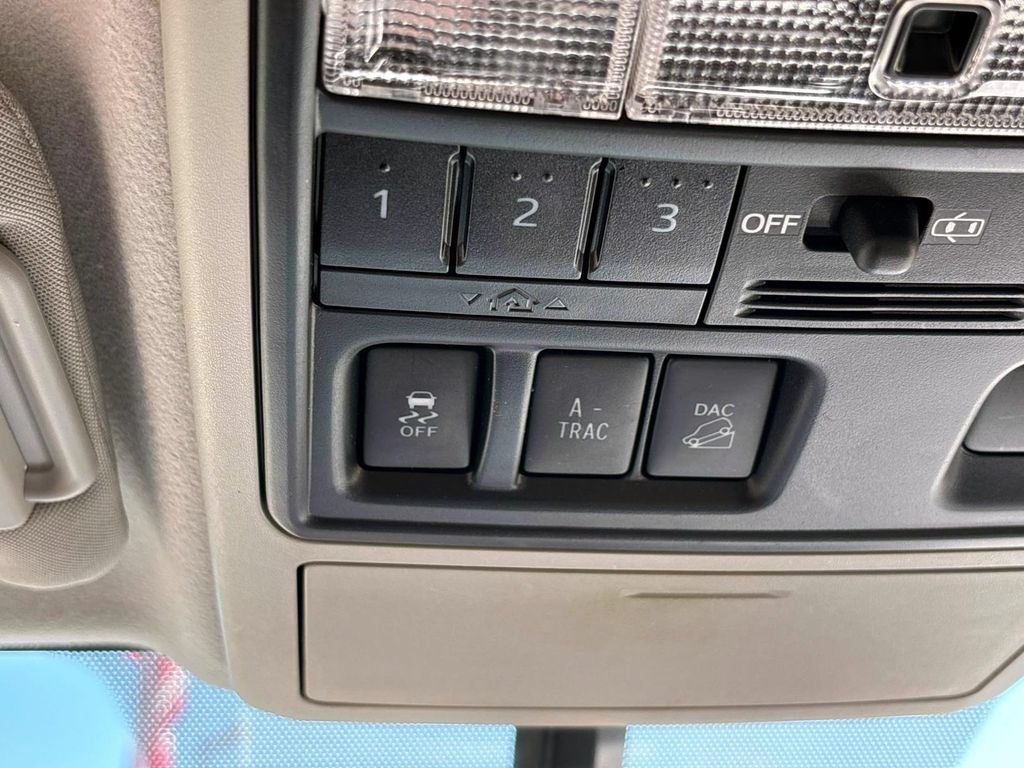 Used 2018 Toyota 4Runner SR5 Premium AWD/4WD image 25