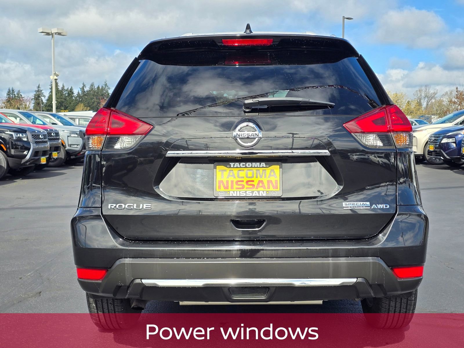 Used 2020 Nissan Rogue S w/ Special Edition Package image 4