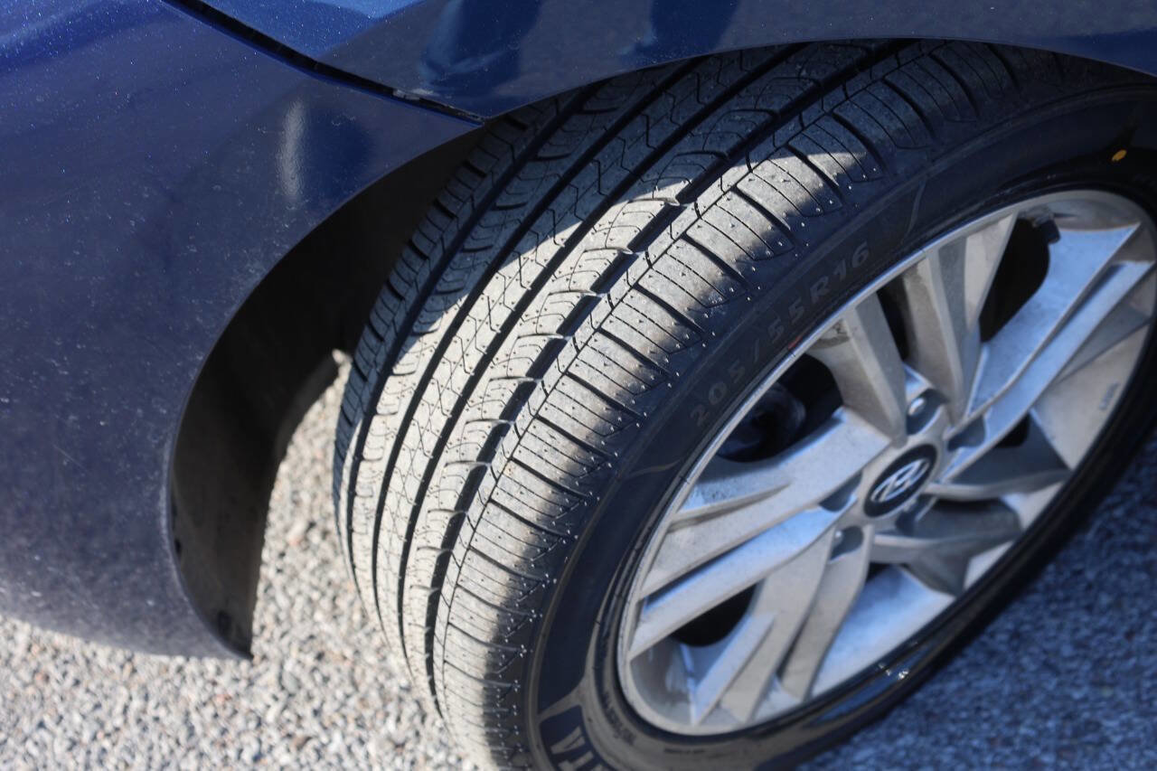 Used 2020 Hyundai Elantra Value Edition w/ Cargo Package (C1) FWD image 26