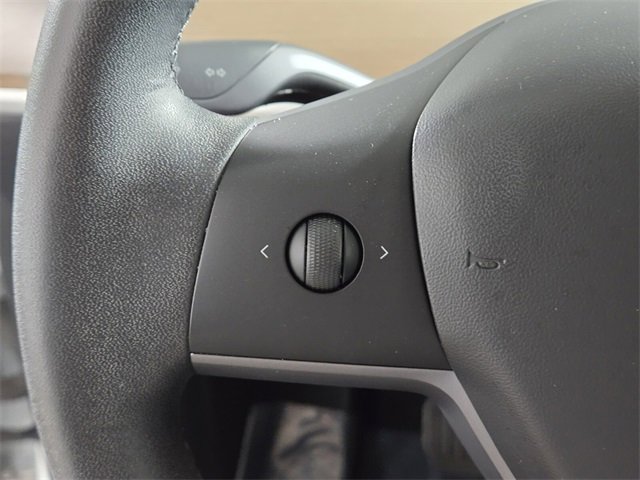 Used 2020 Tesla Model Y Long Range image 30