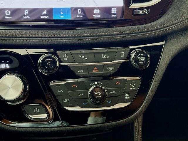 New 2026 Chrysler Pacifica Pinnacle image 16