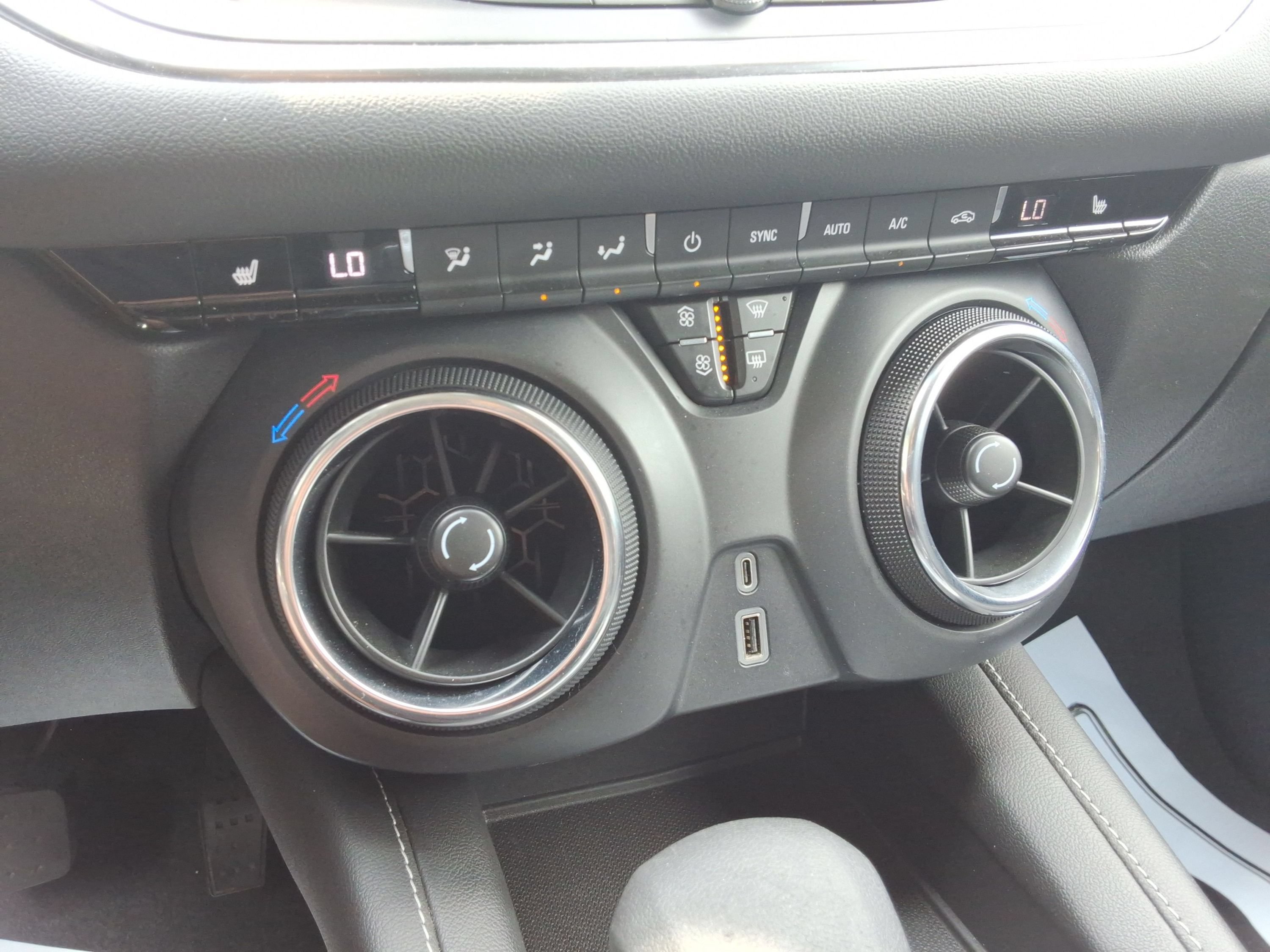 Used 2024 Chevrolet Blazer LT AWD/4WD image 17