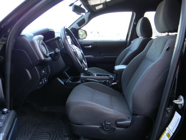 Used 2017 Toyota Tacoma TRD Sport w/ Tow Package (A/T) AWD/4WD image 18