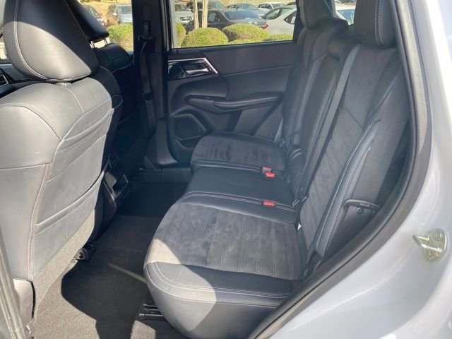 Used 2024 Mitsubishi Outlander SE image 13
