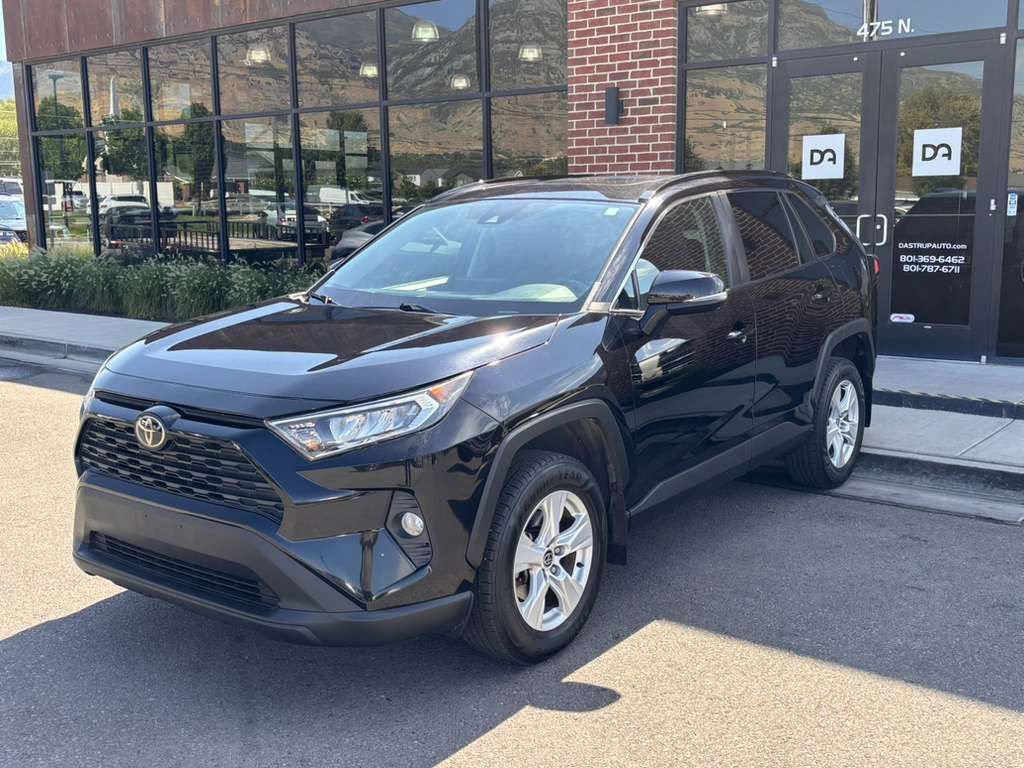 Used 2021 Toyota RAV4 XLE image 9