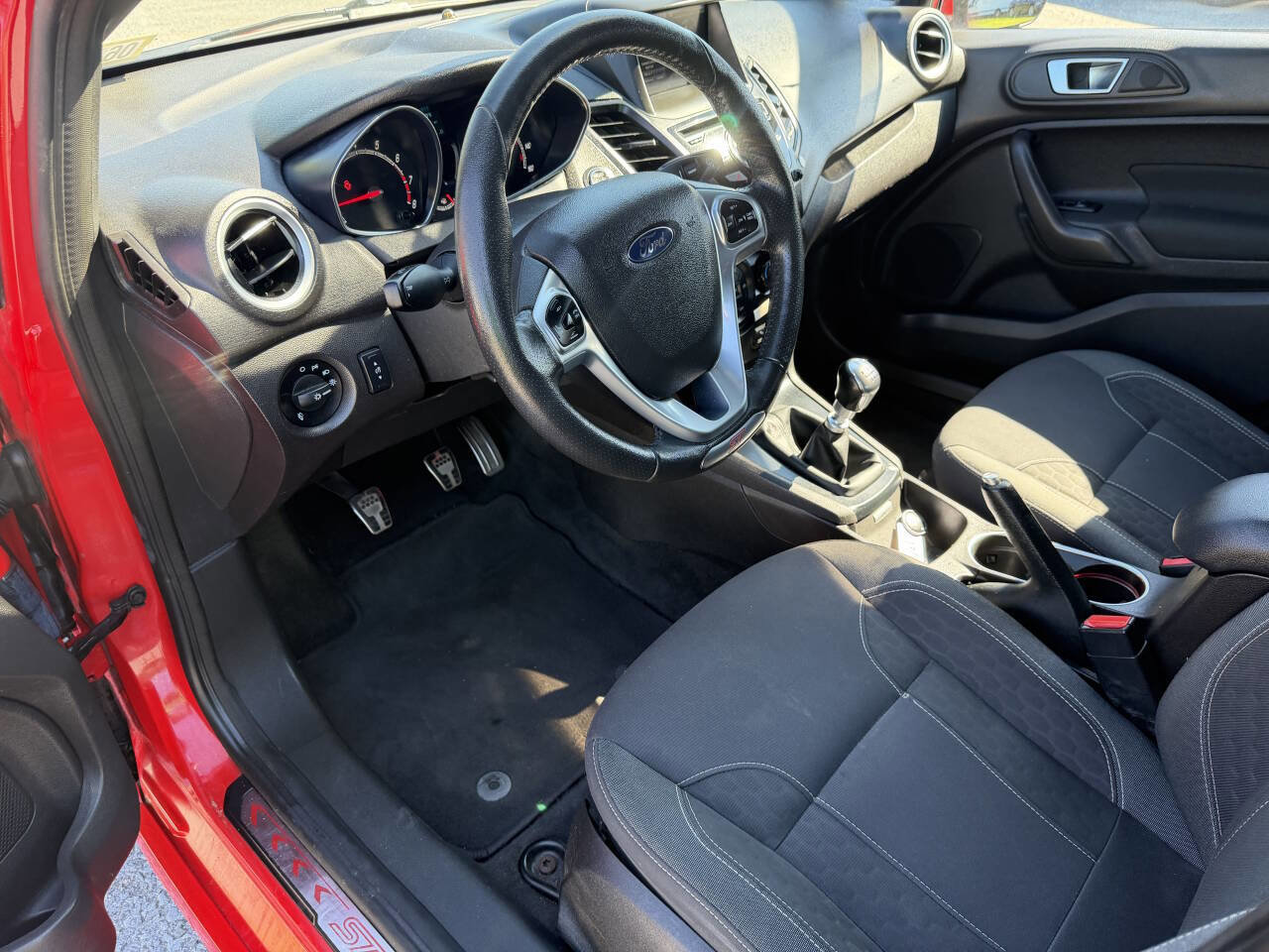 Used 2014 Ford Fiesta ST FWD image 9