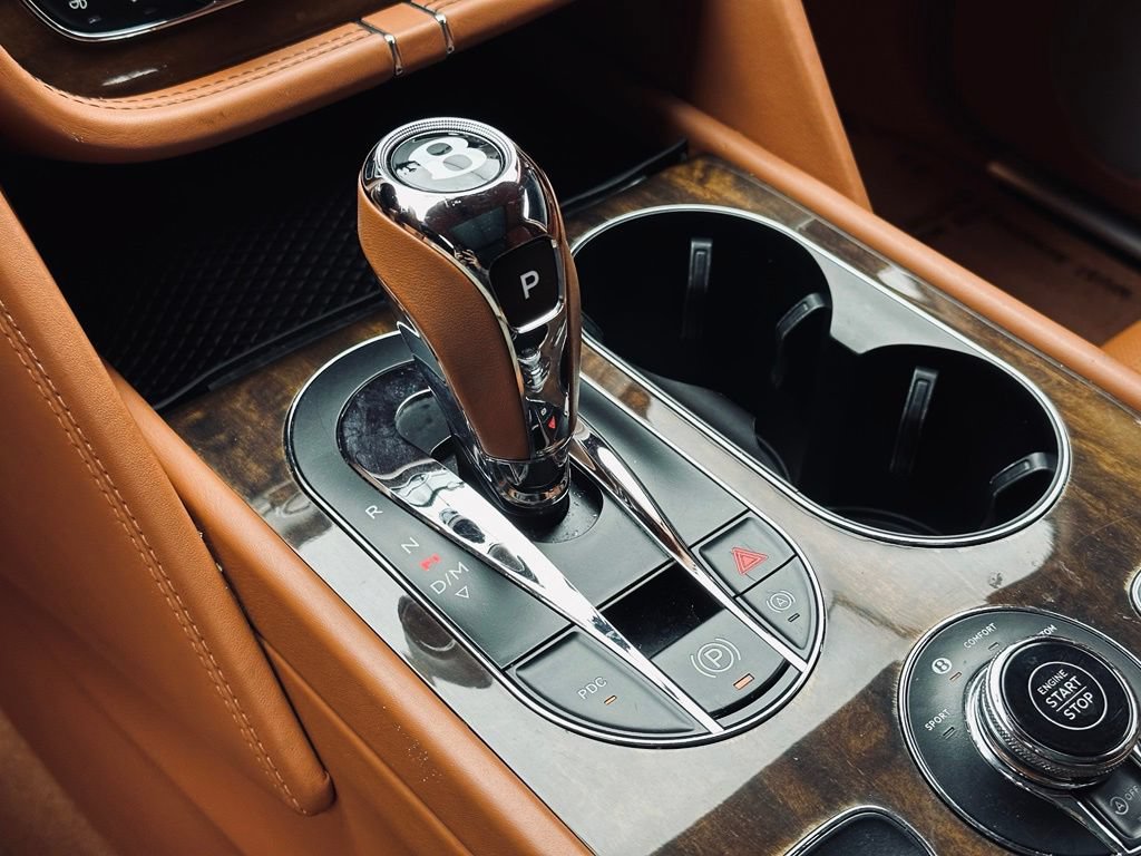 Used 2019 Bentley Bentayga AWD/4WD image 35