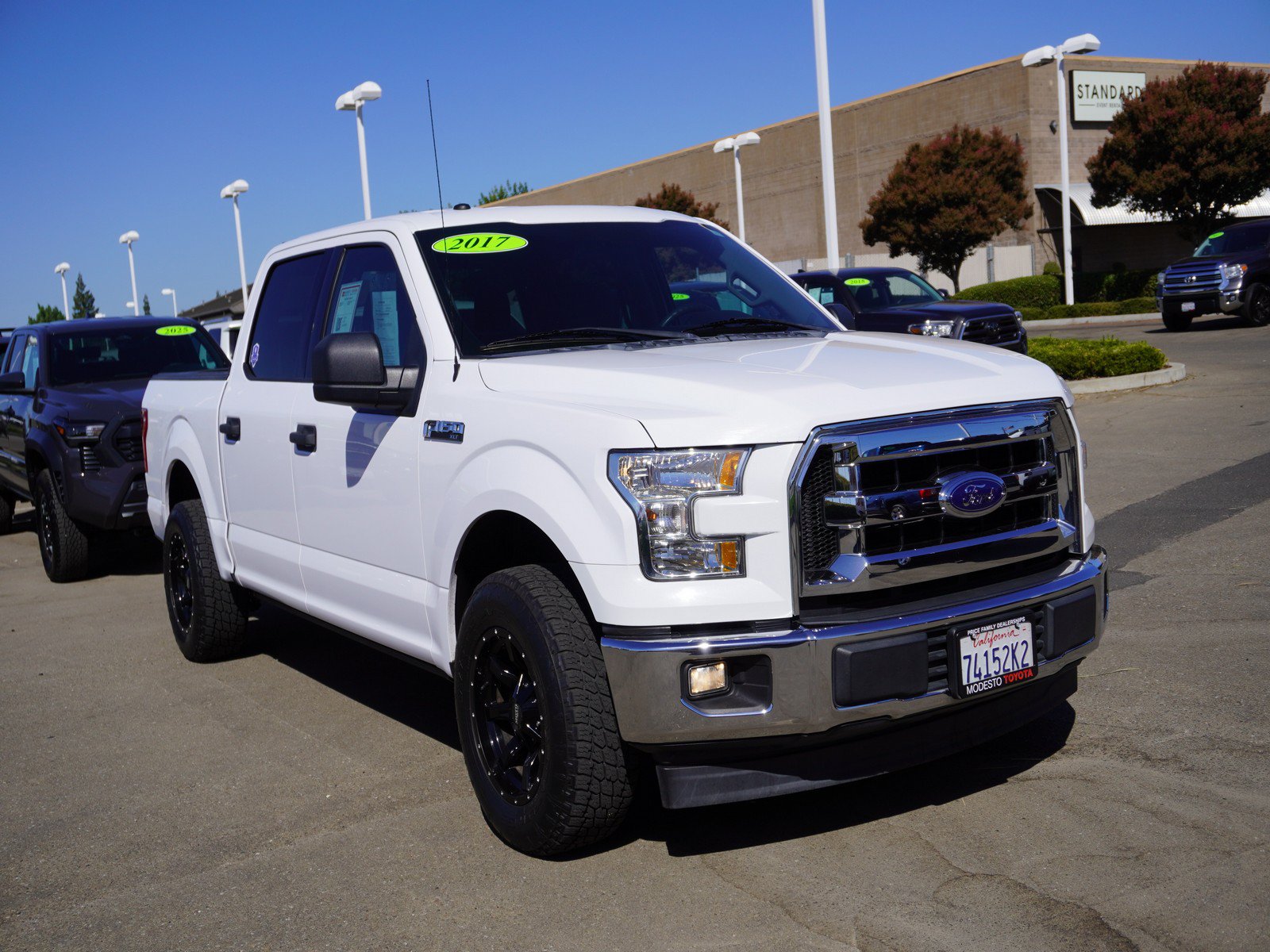 Used 2017 Ford F150 XLT RWD image 1