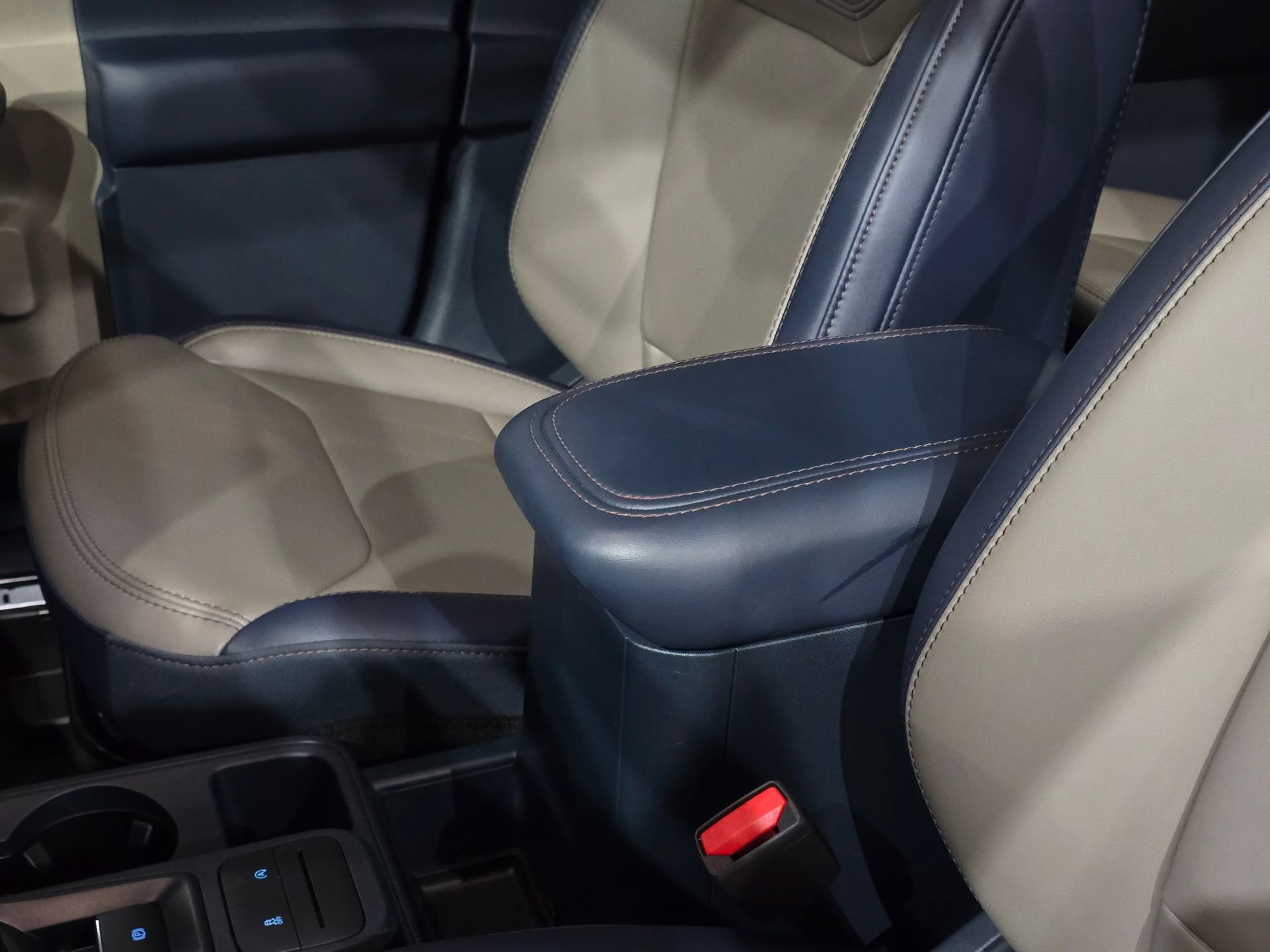 New 2025 Ford Maverick Lariat w/ 4K Tow Package image 21