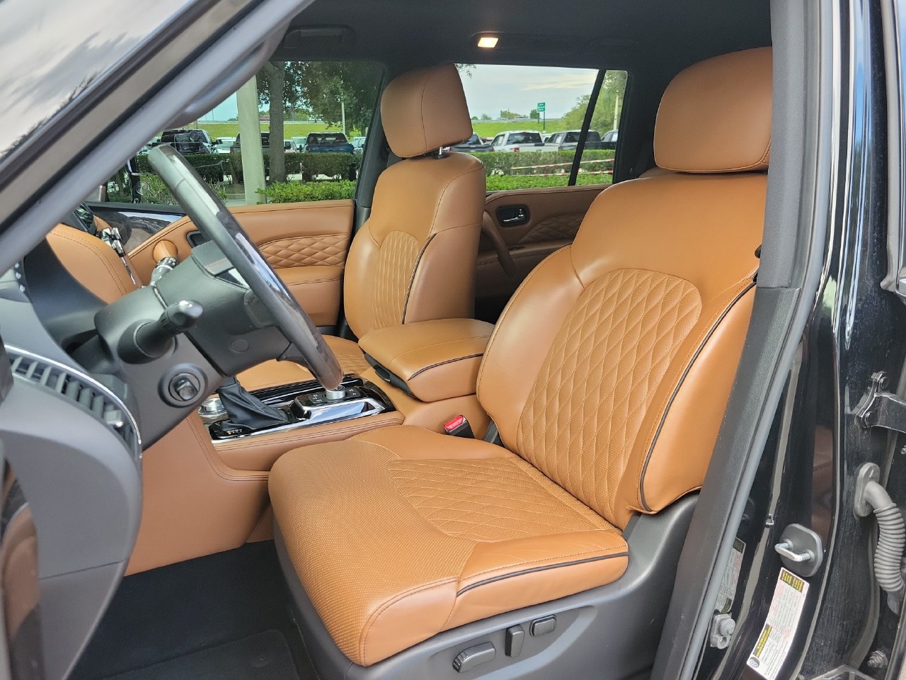 Used 2023 INFINITI QX80 Sensory w/ Cargo Package AWD/4WD image 17