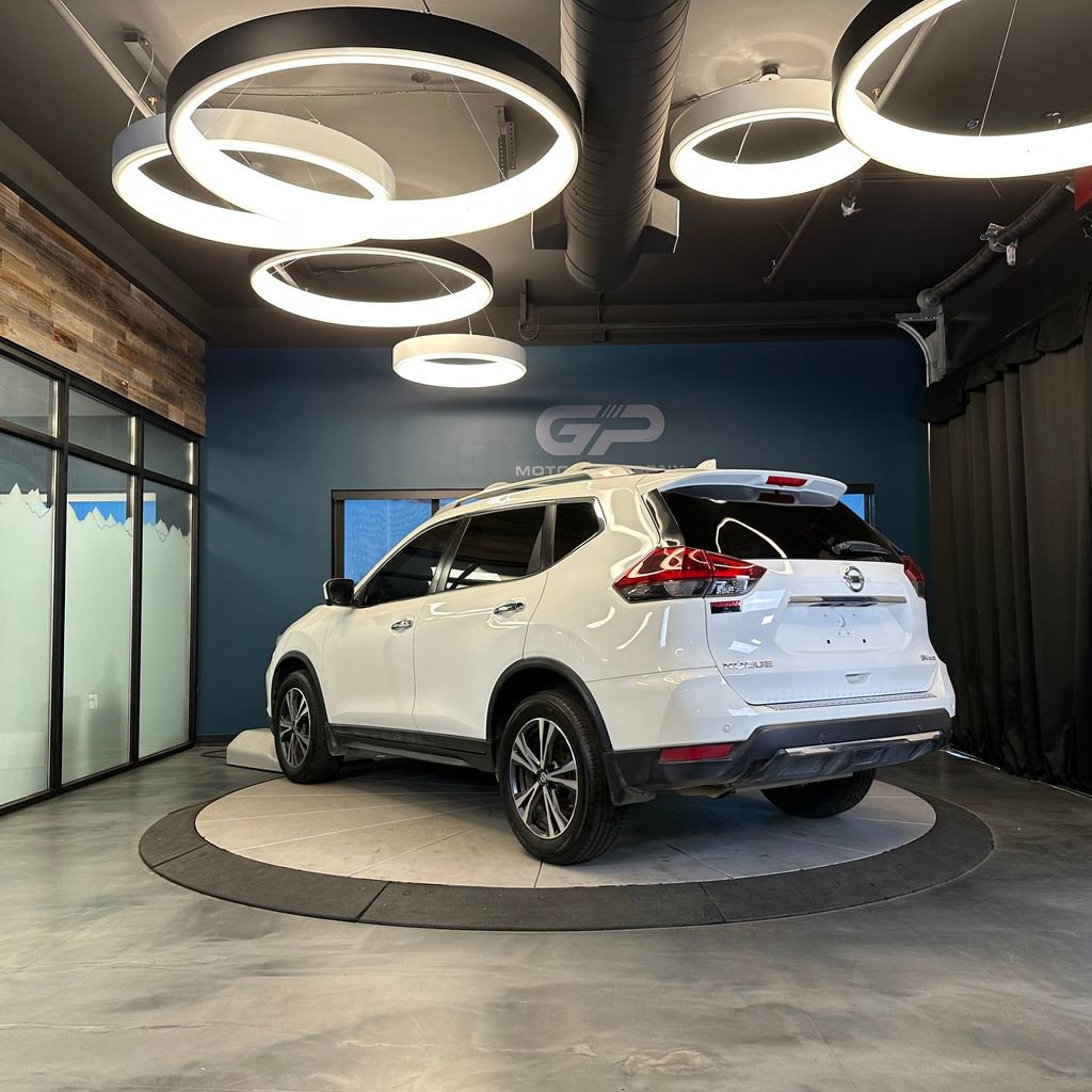 Used 2019 Nissan Rogue SV w/ Premium Package AWD/4WD image 5