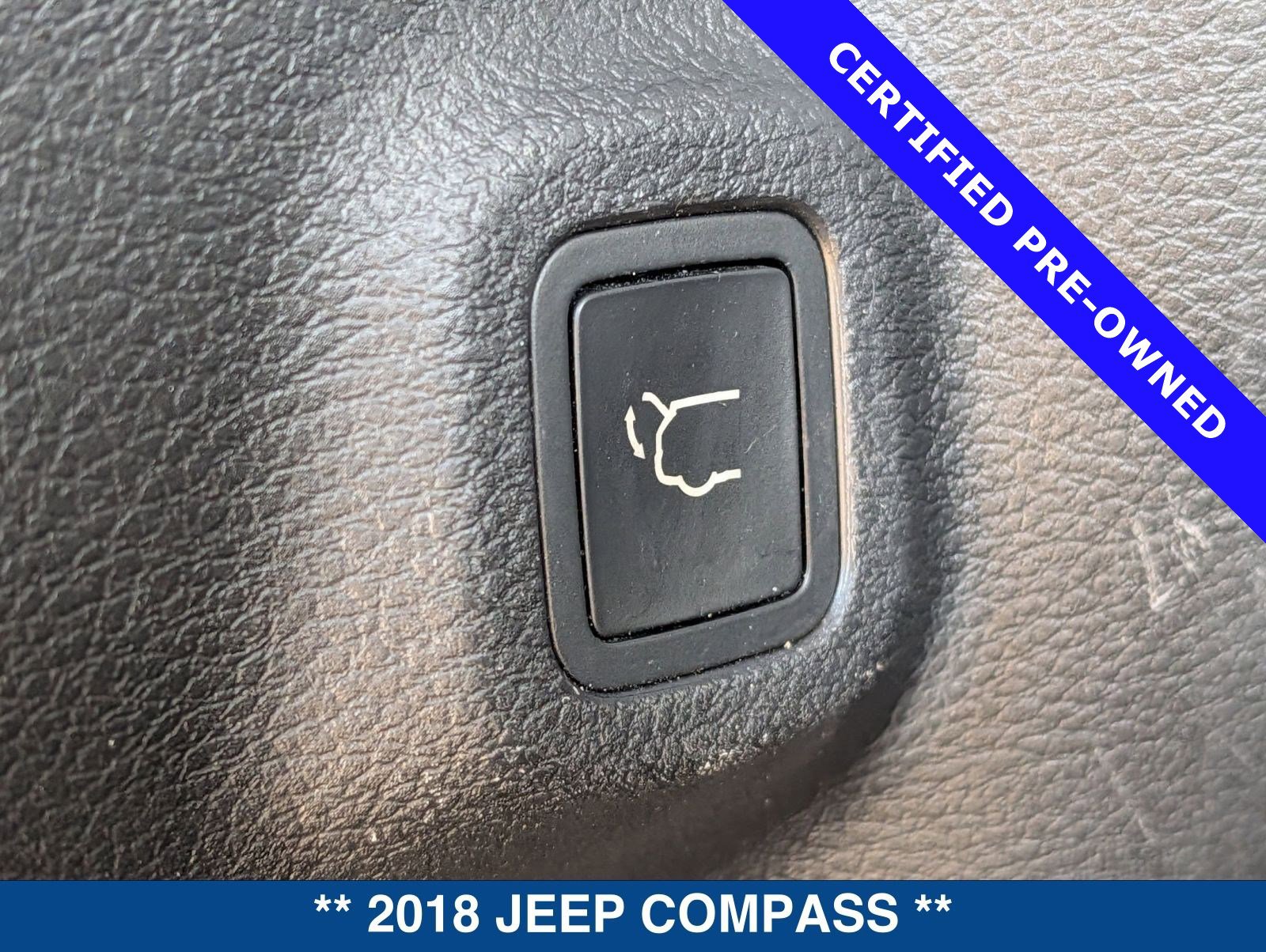 Used 2018 Jeep Compass Latitude w/ Popular Equipment Group image 14