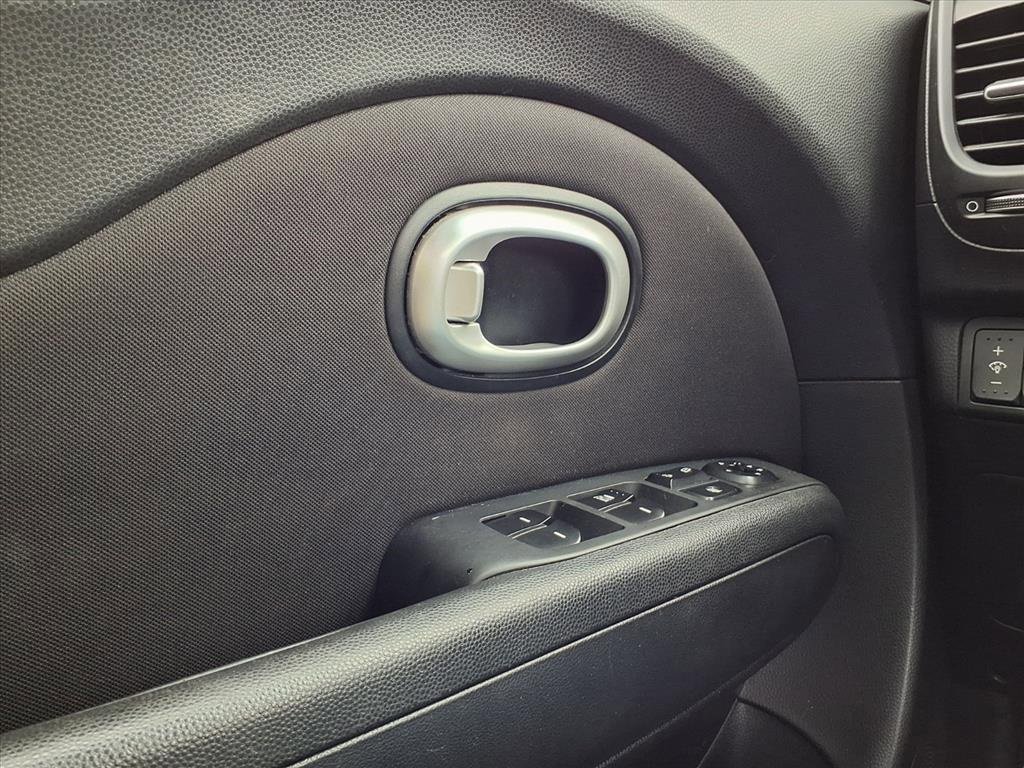 Used 2016 Kia Soul w/ Convenience Package image 16