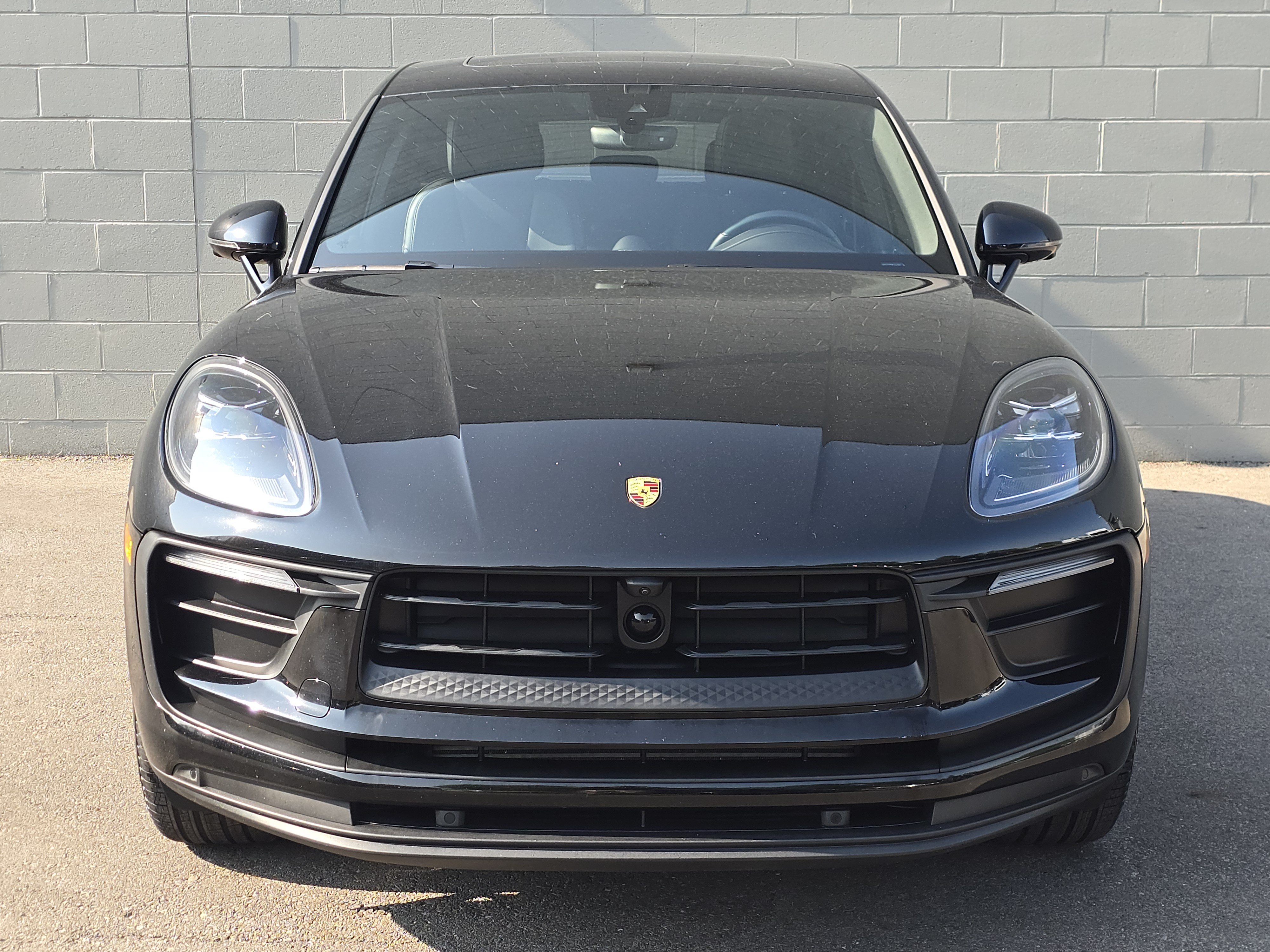 Certified 2023 Porsche Macan AWD/4WD image 12