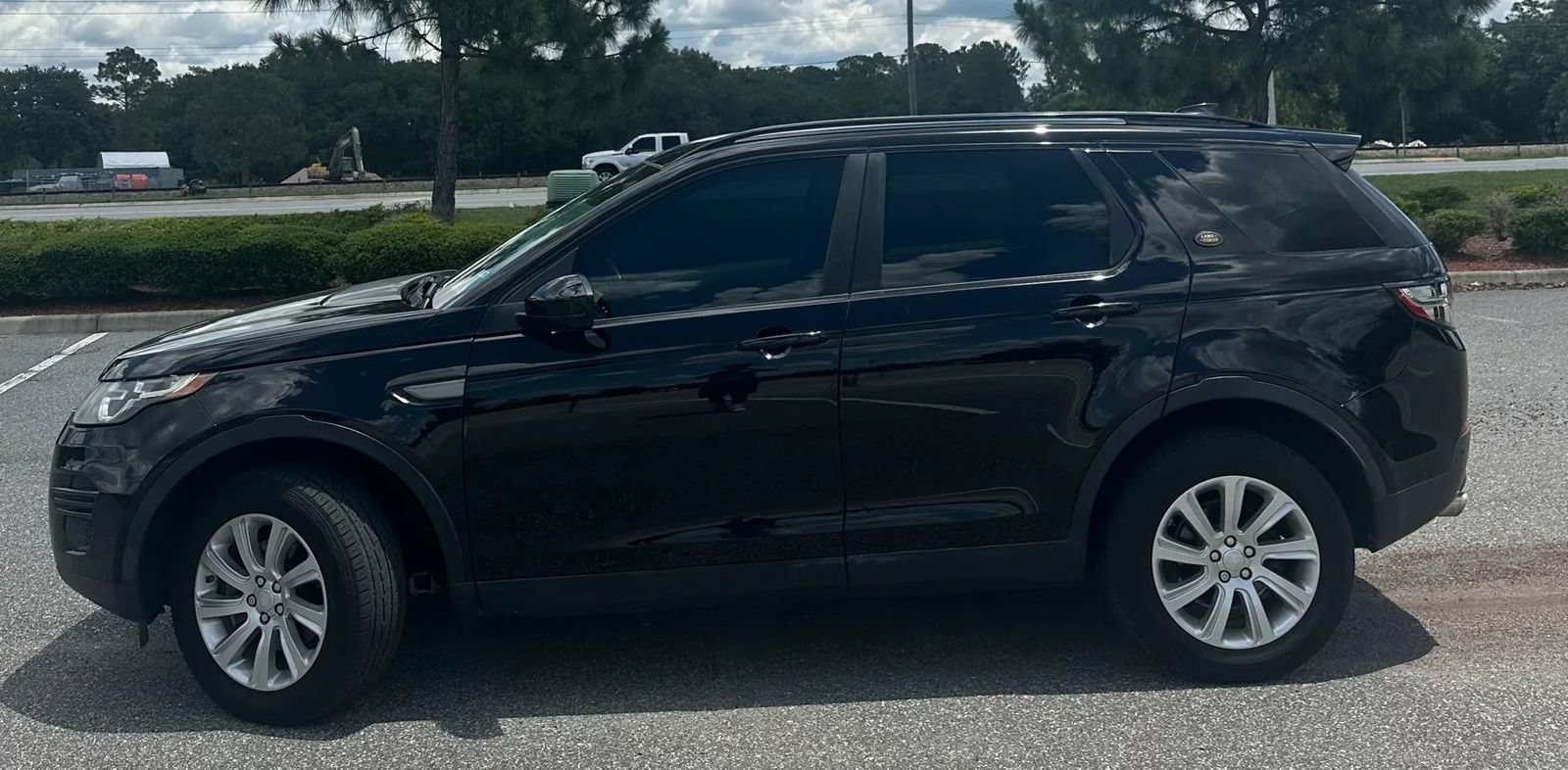Used 2018 Land Rover Discovery Sport SE AWD/4WD image 6