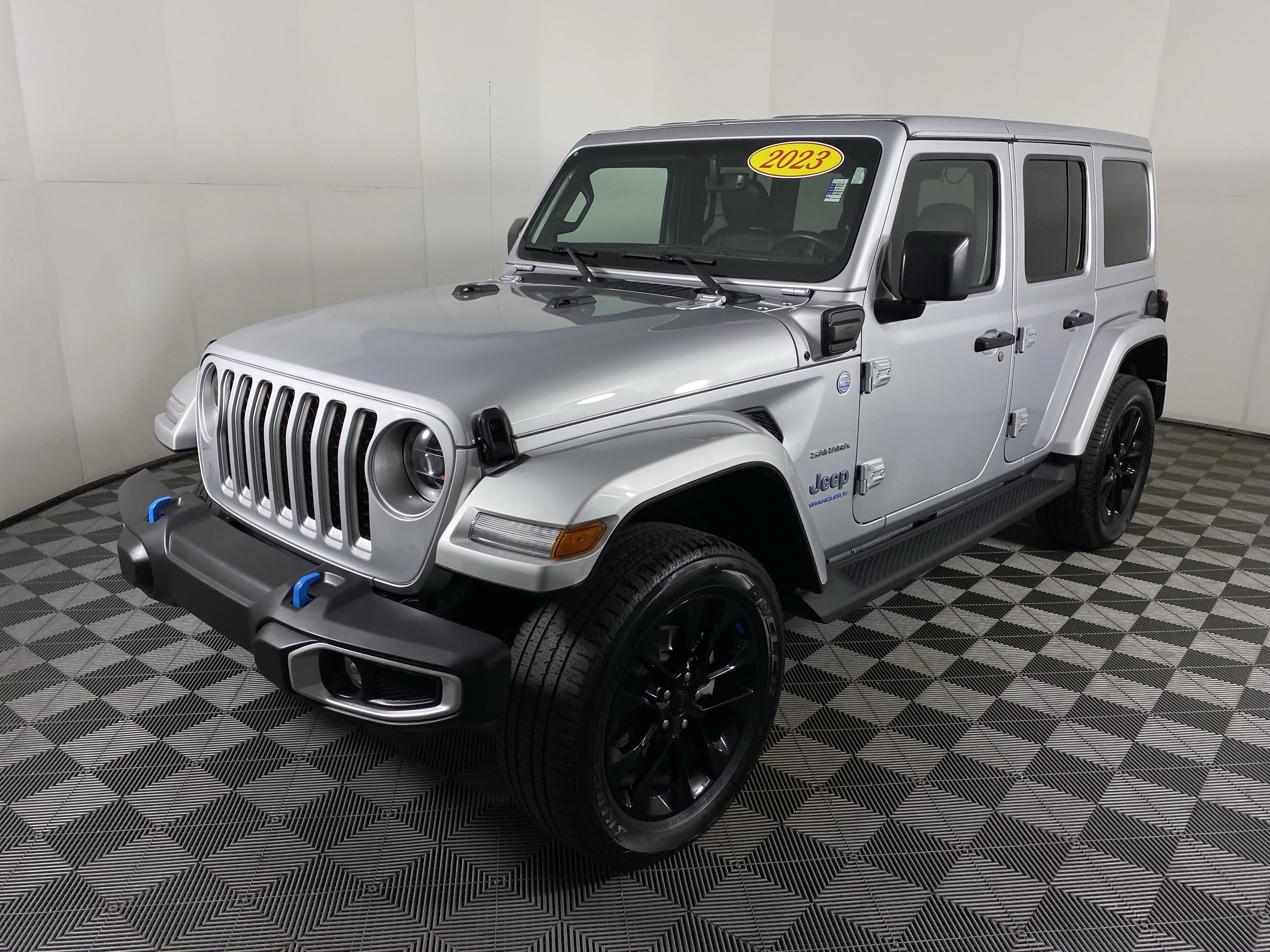 Used 2023 Jeep Wrangler Sahara w/ Cold Weather Group image 12
