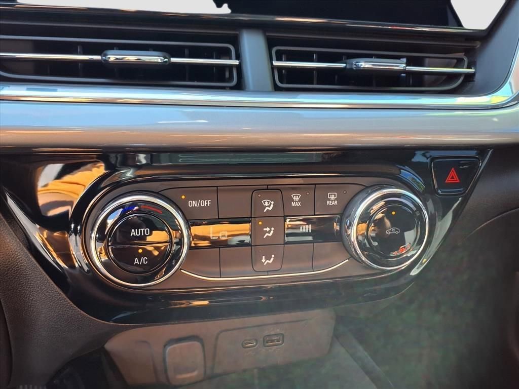 Used 2024 Chevrolet Trax LT image 12