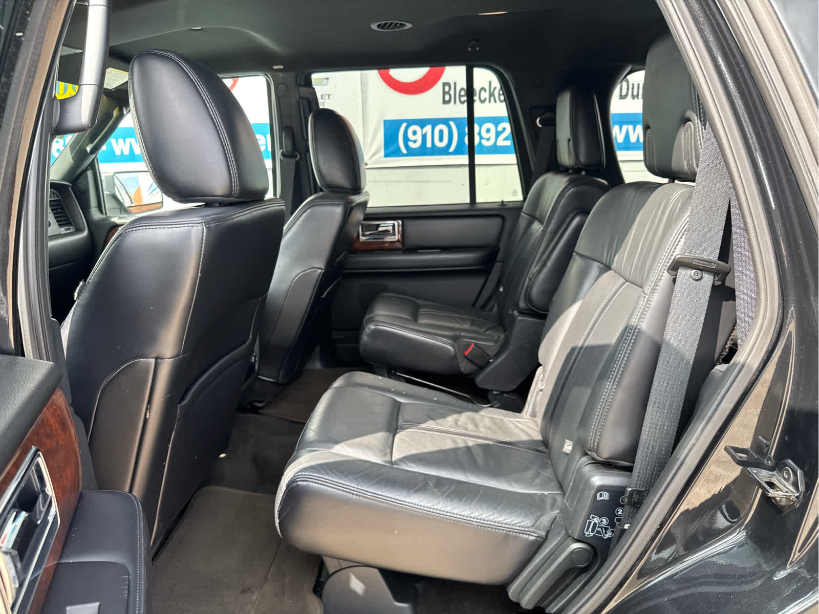Used 2015 Lincoln Navigator 2WD image 35