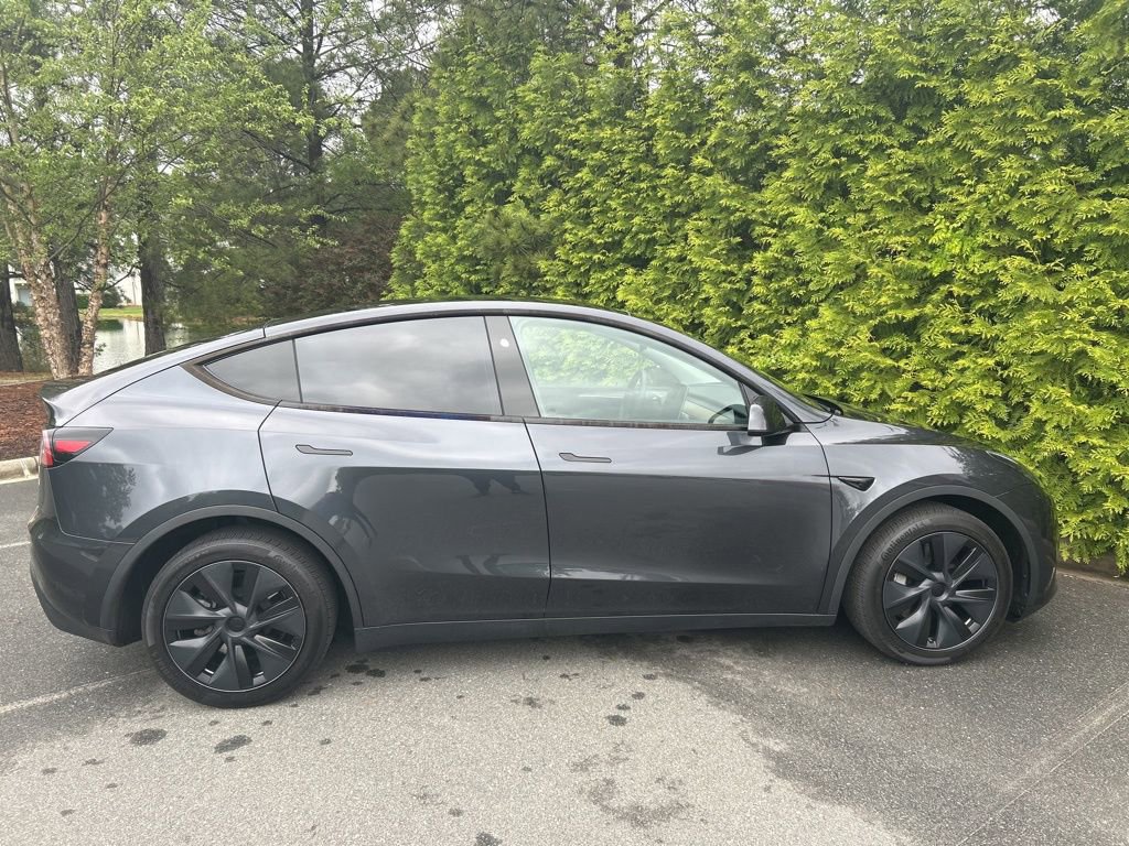 Used 2024 Tesla Model Y Long Range AWD/4WD image 26