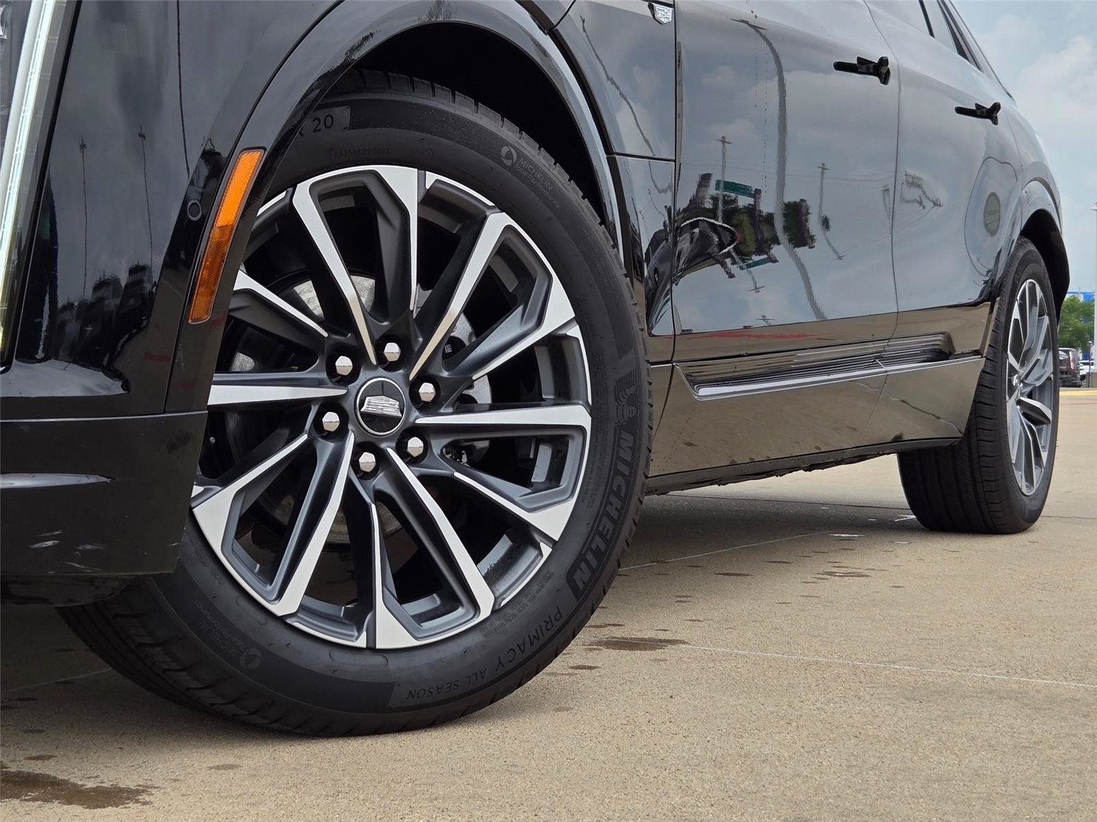 New 2026 Cadillac Lyriq Premium Luxury AWD/4WD image 8