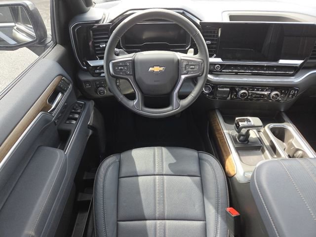 Certified 2025 Chevrolet Silverado 1500 High Country w/ Technology Package image 33