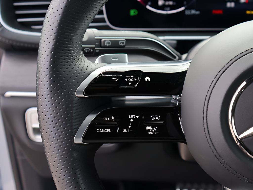 Certified 2025 Mercedes-Benz GLS 450 4MATIC image 35