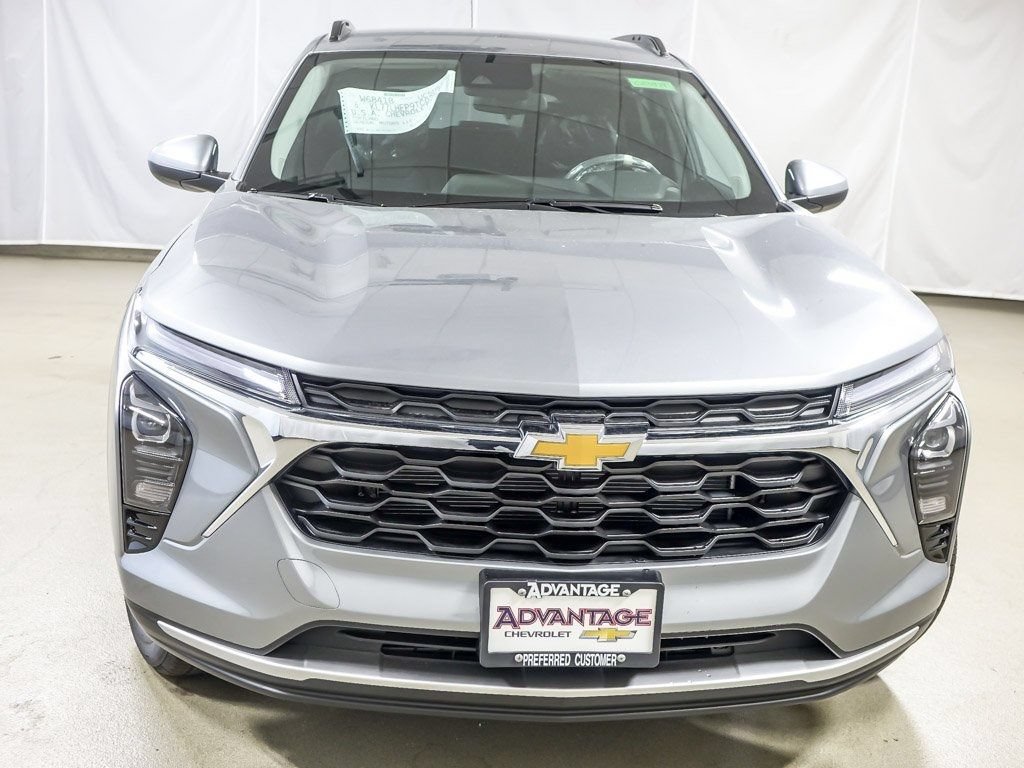 New 2026 Chevrolet Trax LT w/ Driver Confidence Package FWD image 5
