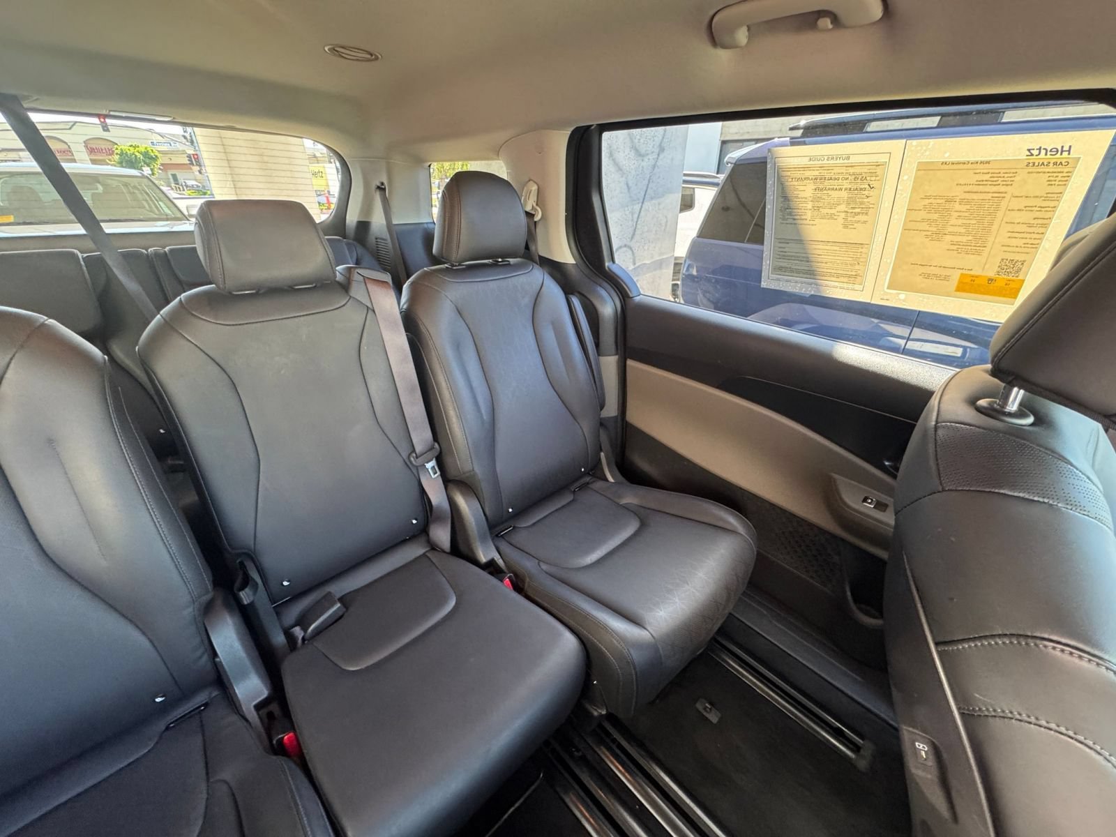 Used 2026 Kia Carnival FWD image 39