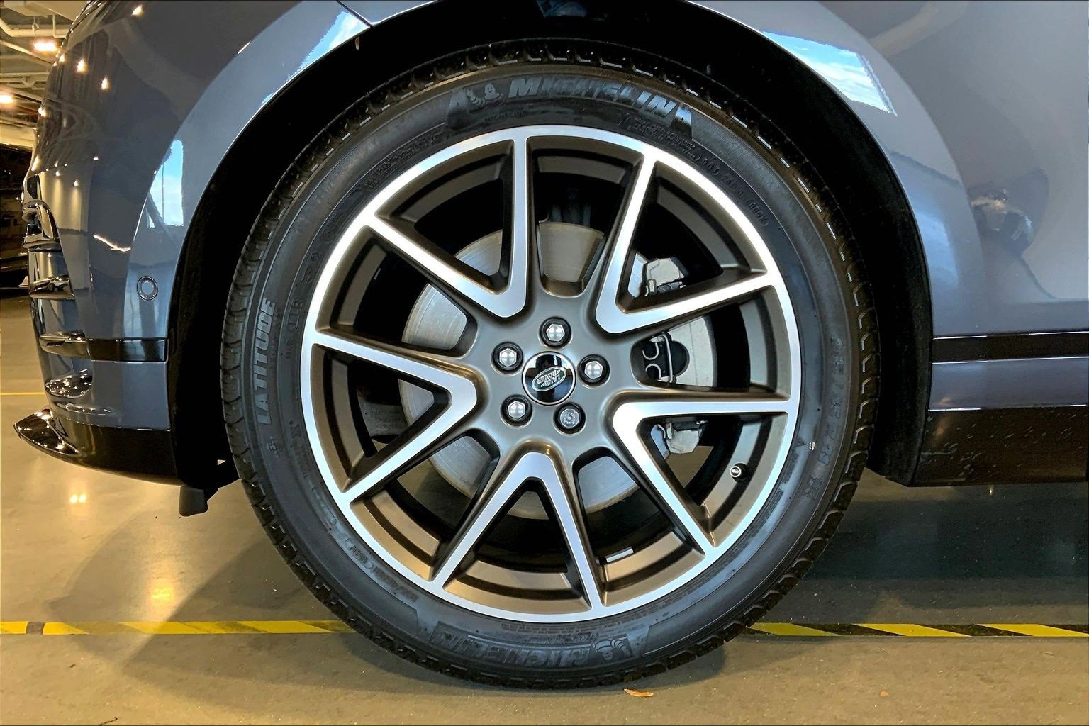 Used 2026 Land Rover Range Rover Velar Dynamic SE image 10