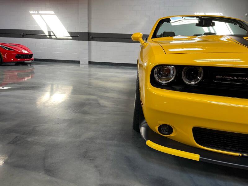 Used 2017 Dodge Challenger SRT w/ Technology Group image 6