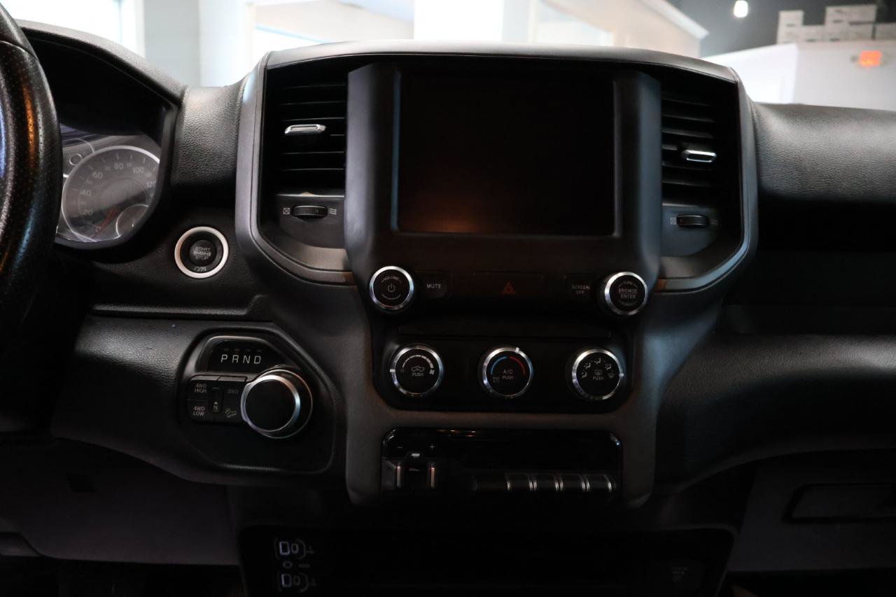 Used 2022 RAM 2500 Tradesman w/ Chrome Appearance Group AWD/4WD image 17