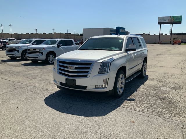 Used 2015 Cadillac Escalade Luxury image 2