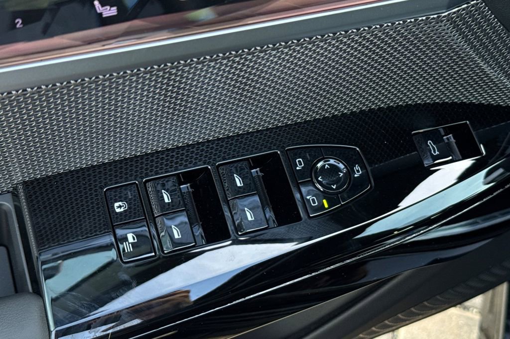 New 2026 BMW i7 xDrive60 w/ Executive Package image 11