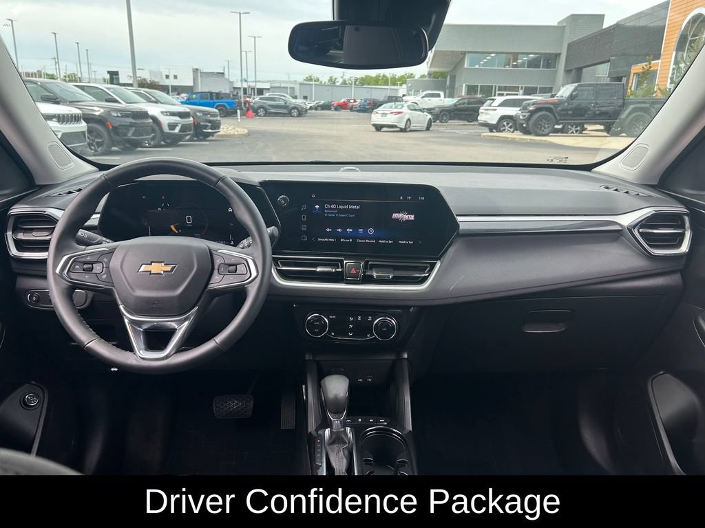 Used 2024 Chevrolet TrailBlazer LT w/ Convenience Package AWD/4WD image 9