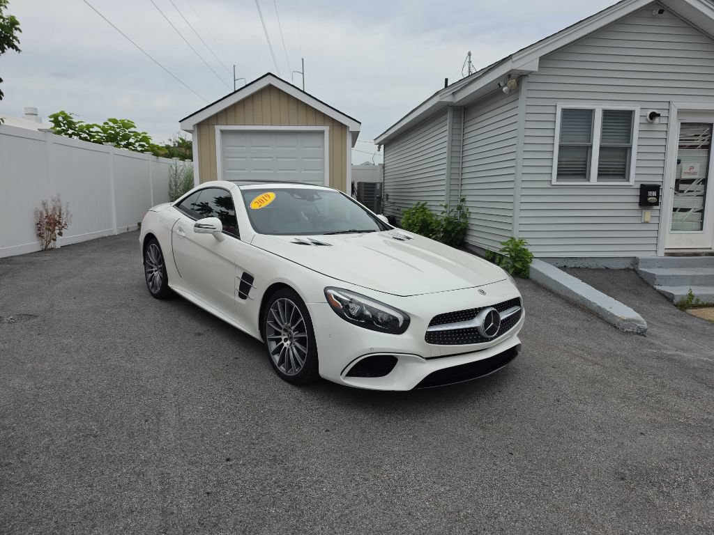 Used 2019 Mercedes-Benz SL 550 w/ Driver Assistance Package image 2